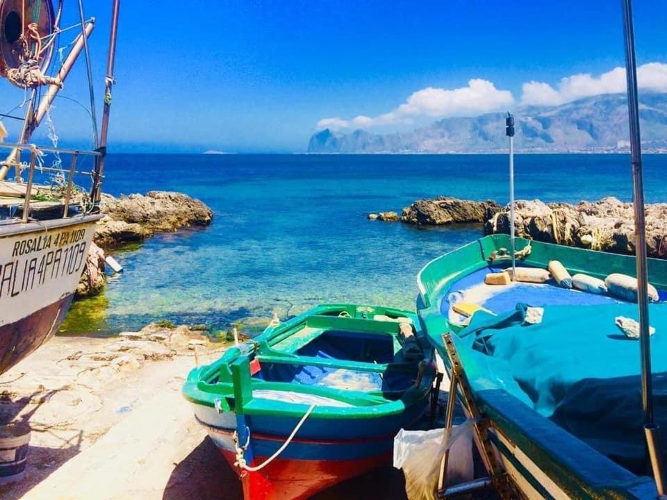 Hikkara Home Airport, Sea And Beach Carini Buitenkant foto
